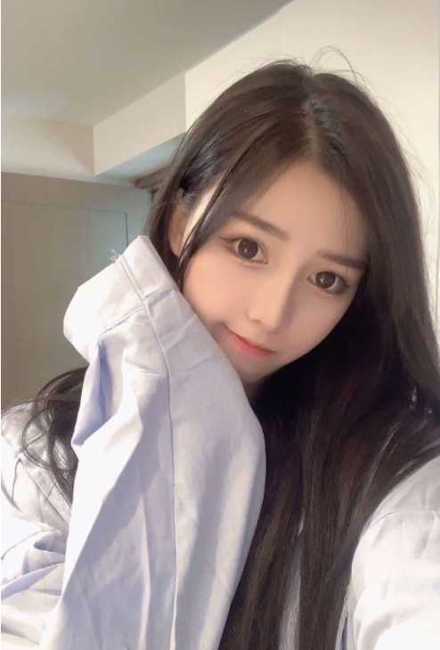 新来兼职小妹极媚极sao，看似清纯 实则sao货 水超多年轻漂亮