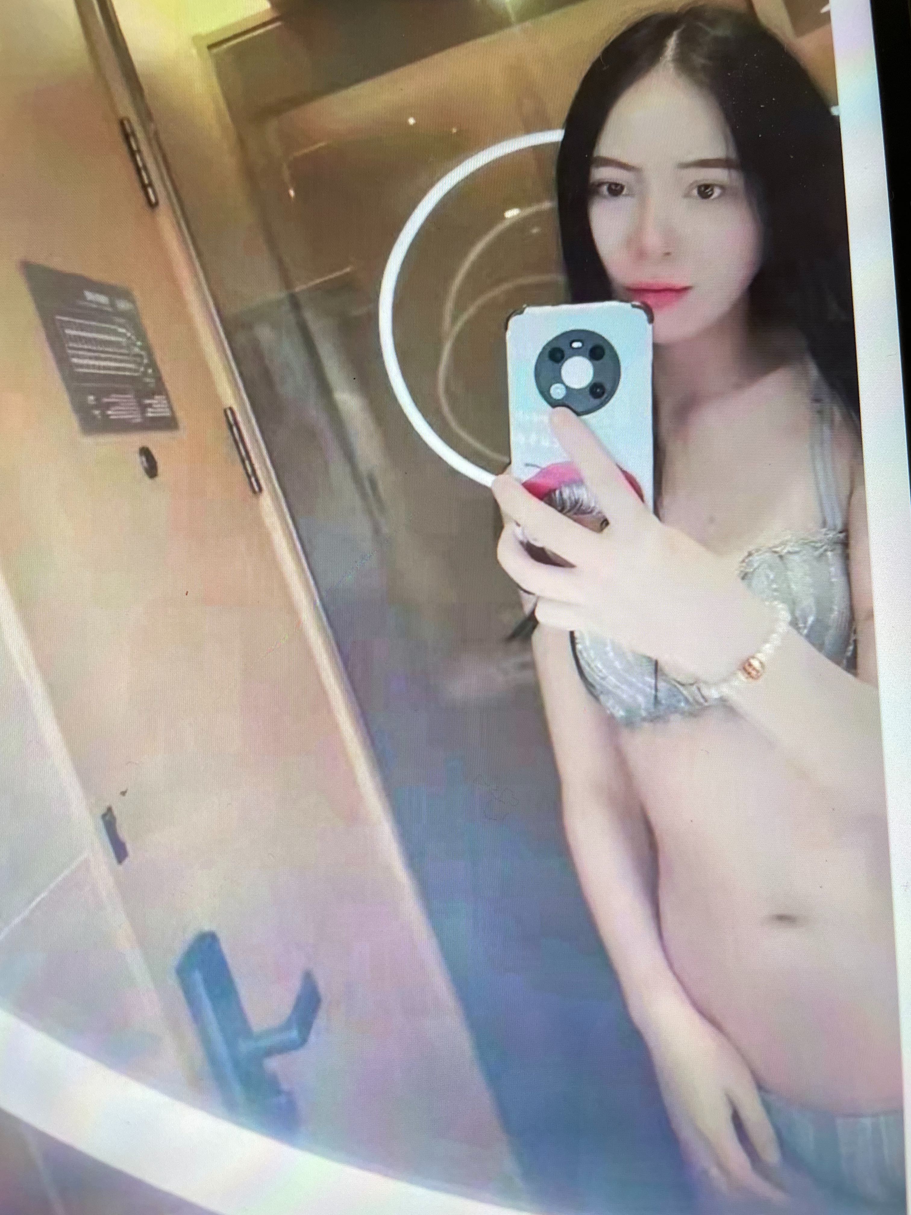 闵行静静，会喷水